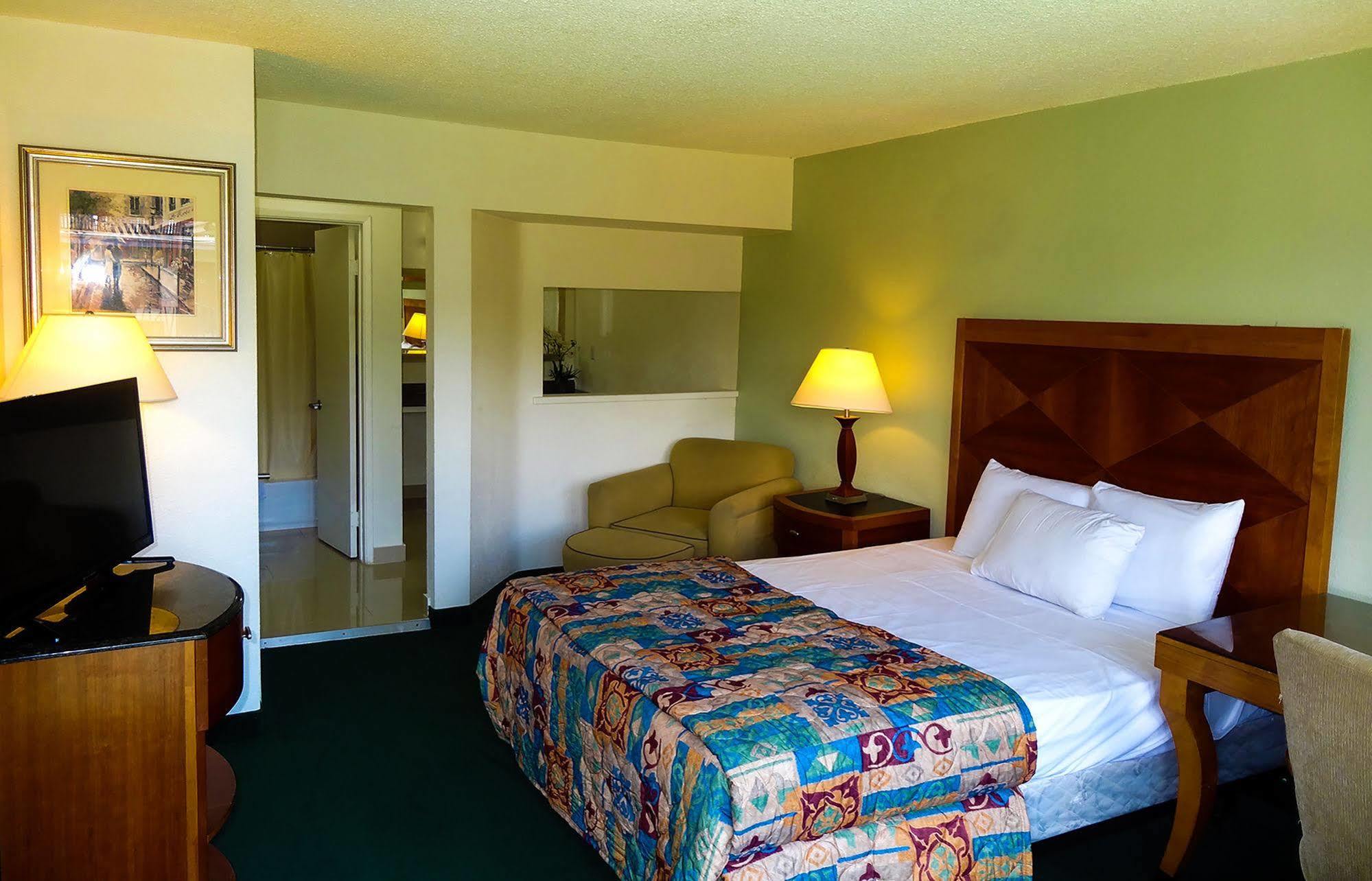 M El Monte Hotel